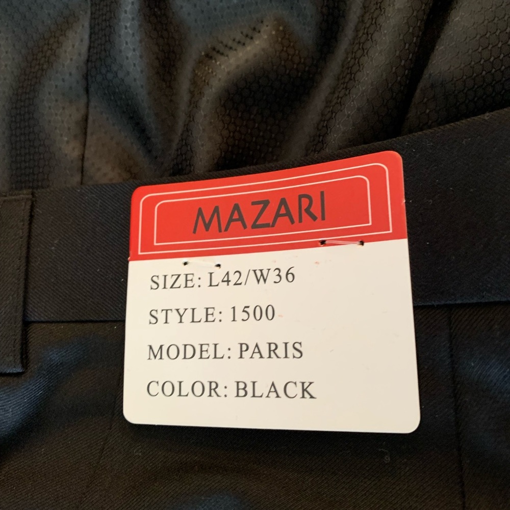 Suits - Picture 2 of 4